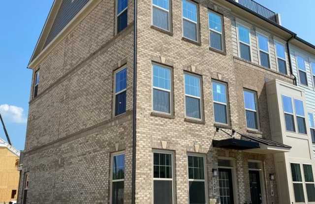 100 STOWE Drive Gallery 1