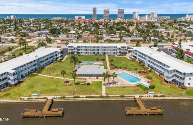 2 Bed / 1.5 Bath Riverfront Condo photos photos