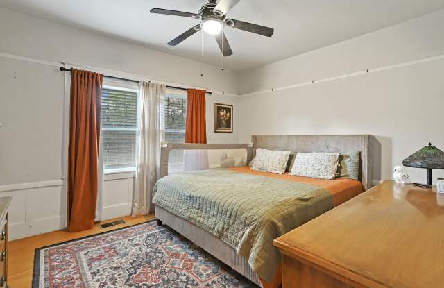128 W Walnut St photos photos