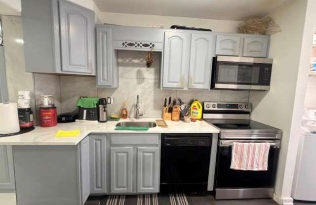5304 INDIAN CREEK Drive Gallery 2