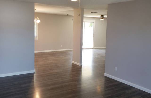 3515 East Winchcomb Drive Gallery 2