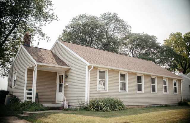 1078 Kelly Dr photos photos