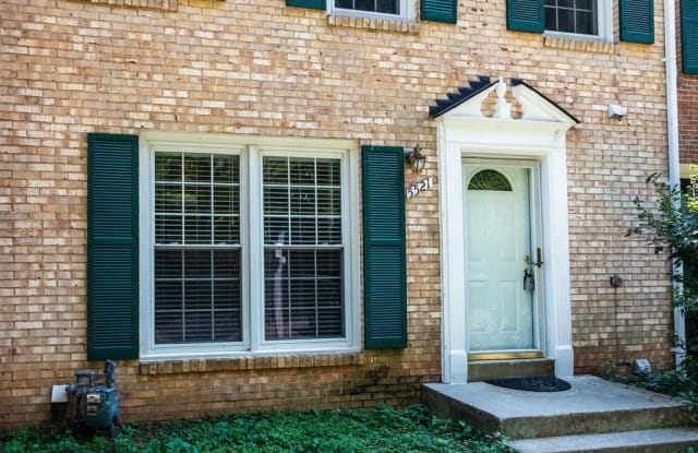 5521 MITCHAM COURT - 5521 Mitcham Court, Kings Park, VA 22151