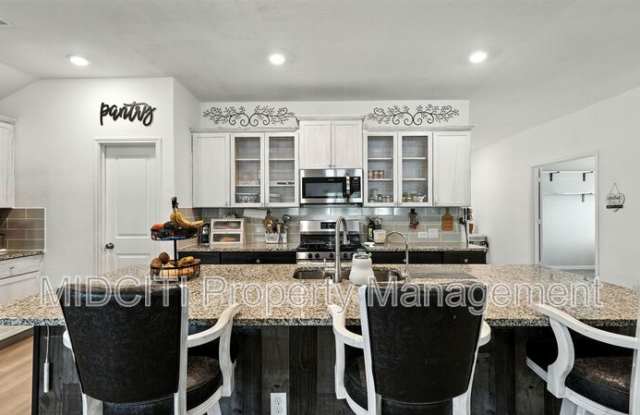 305 N Kowald Gallery 4