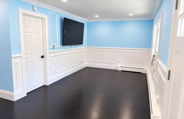 305 Smithtown Boulevard Gallery 2