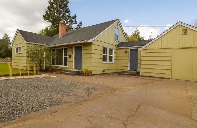 Charming Bend Home with Spacious Bonus Room, Finished Attic, and Parkside Location photos photos
