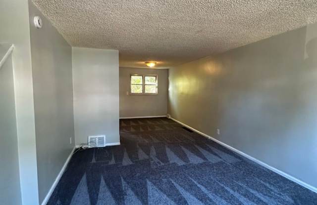 2 Bed/ 1 Bath For Rent! Darby Gallery 3
