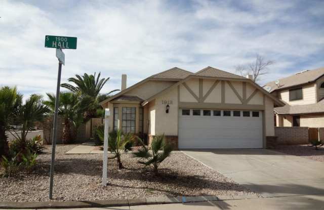 ABSOLUTELY CHARMING HOME ON CORNER LOT photos photos ABSOLUTELY CHARMING HOME ON CORNER LOT photos photos
