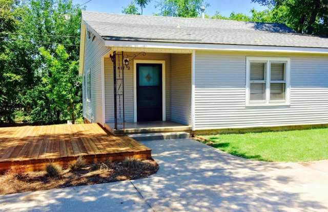 Updated 3BD 1.5BA Home with Bonus Office Space in Central Park!! photos photos