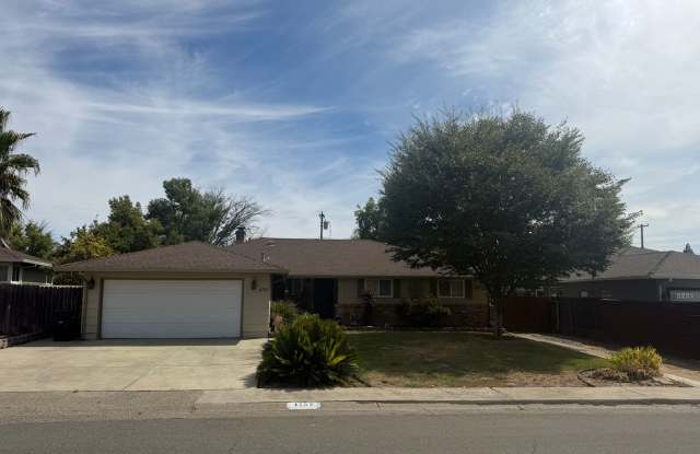 Spacious and Cozy 4 bedroom 3 bath! Carmichael Area! Pre rent today! Gallery 3