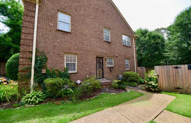 Gated 3 Bedroom, 2 Bathroom Near Chickasaw Gardens Gallery 4