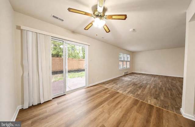 205 CHAUCER Court Gallery 3