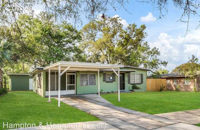 1202 FERNDELL ROAD Gallery 2