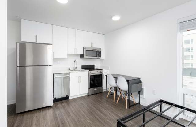 Montclair Apartments - Student Housing Gallery 2