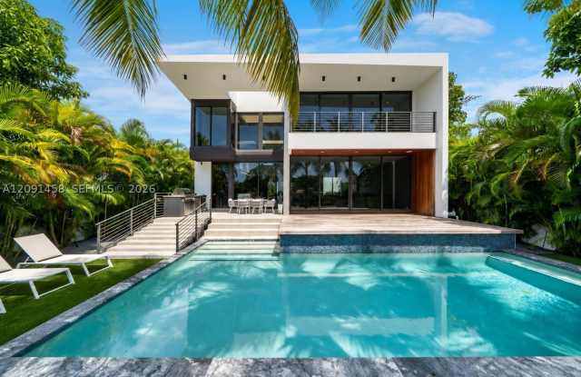 770 S Shore Dr Gallery 1