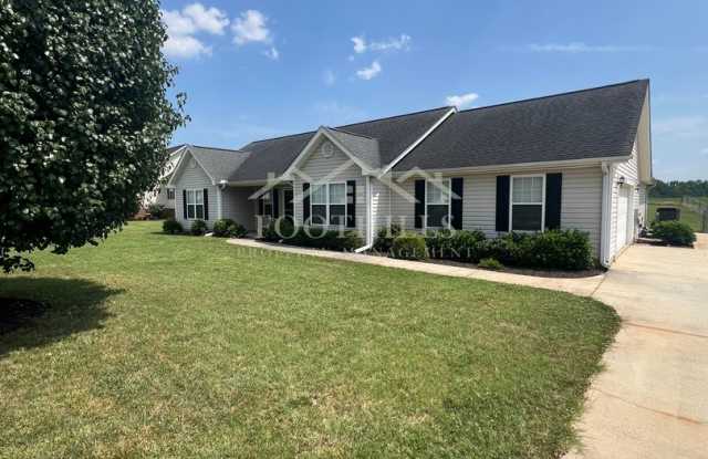 Spacious 3-Bedroom Home with Fenced Yard – 119 McClain Lake Dr, Anderson, SC 29625 photos photos