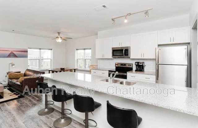 804 Riverfront Parkway photos photos