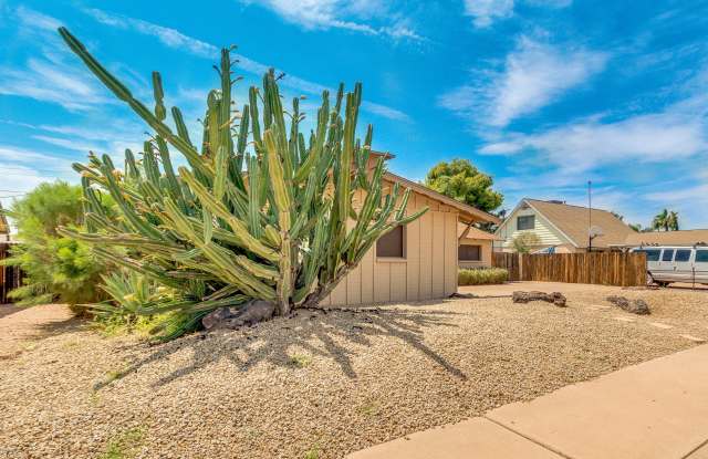 8531 E BERRIDGE Lane Gallery 3