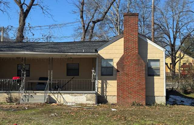 Charming 1 Bedroom Home with Fenced Yard! Gallery 3