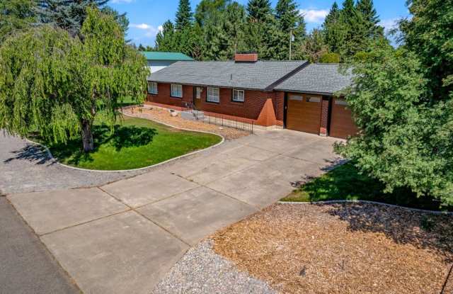 Fresh Remodel 5 bed 2.5 Bath by Avondale Golf Course photos photos