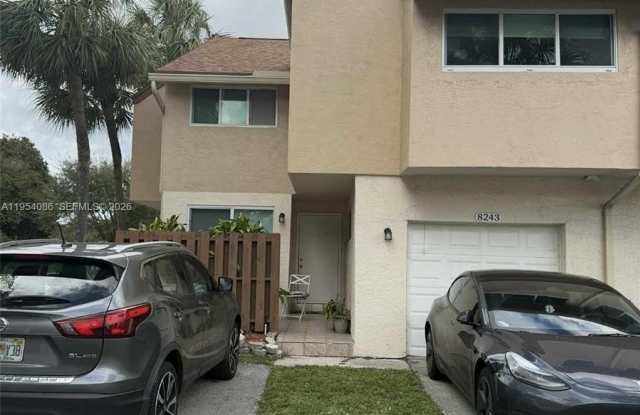 8243 NW 8th Ct photos photos