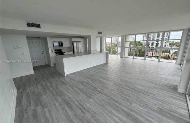 200 Leslie Dr photos photos