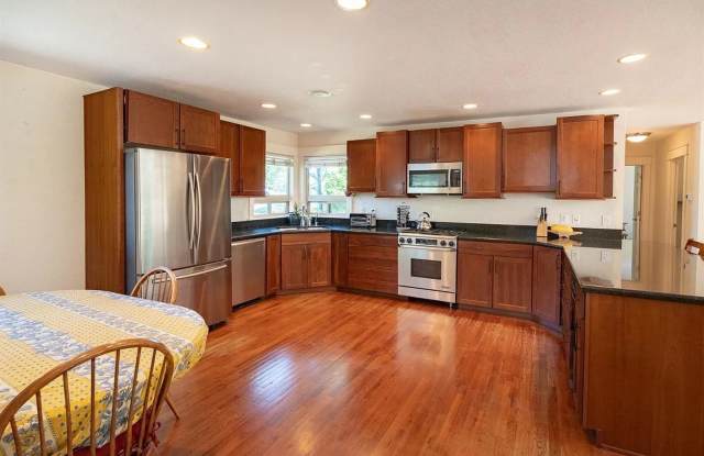 Available Now! Large Three Bedroom, 2.5 Bath Creekside home with bonus room! Gallery 4