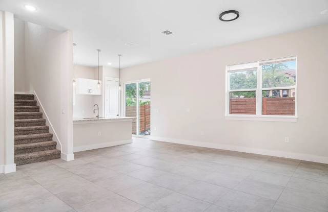 Room in 3 Bedroom Home in San Antonio Gallery 4