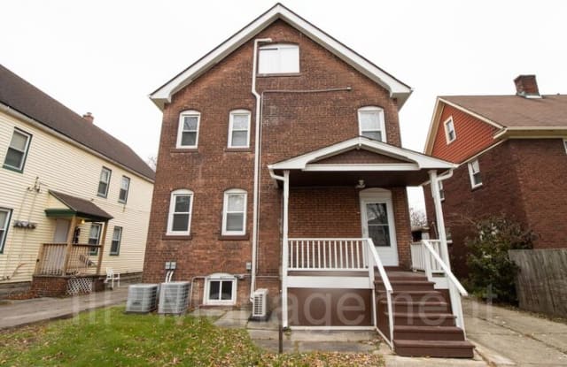 2081 Halstead Avenue - 2081 Halstead Avenue, Lakewood, OH 44107