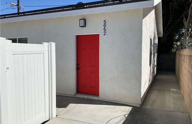 5952 Balcom Avenue photos photos