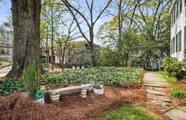 21 Peachtree Memorial Drive NW Gallery 4