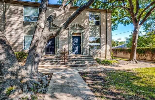 7430 W Northwest Highway - 7430 West Northwest Highway, Dallas, TX 75225