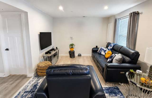 9008 Armstrong Ln Gallery 4