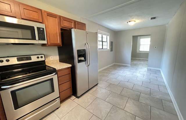 Spacious Green Cove Springs House On Large Lot Gallery 3
