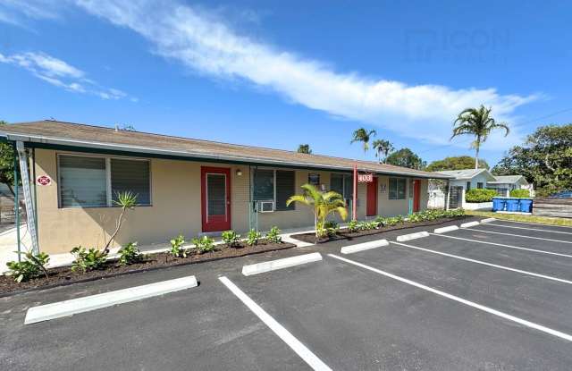 403 NW 25th Street - 5 photos photos