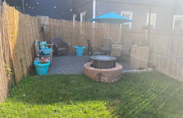 Nicely renovated 2 bed fully furnished with all utilities included! photos photos