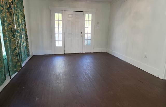 2029 Lincoln Street Gallery 3