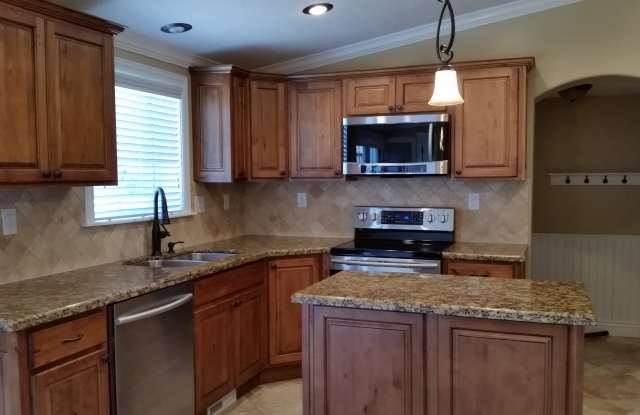 5787 S Lakeside Dr Gallery 2