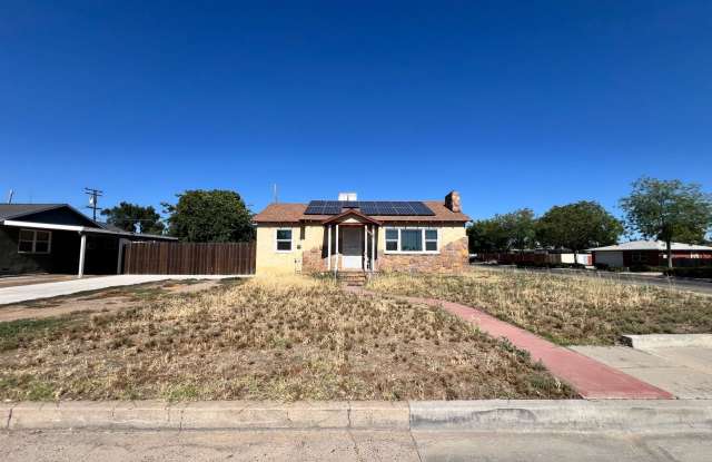 Madera home for rent- corner lot with solar photos photos
