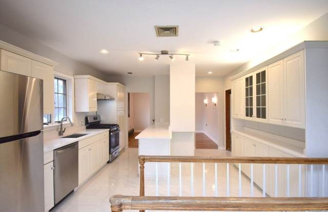 144-146 Cleveland Ave unit: 2 photos photos