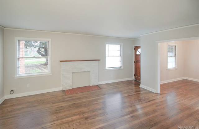 3739 Honeysuckle Court Gallery 3