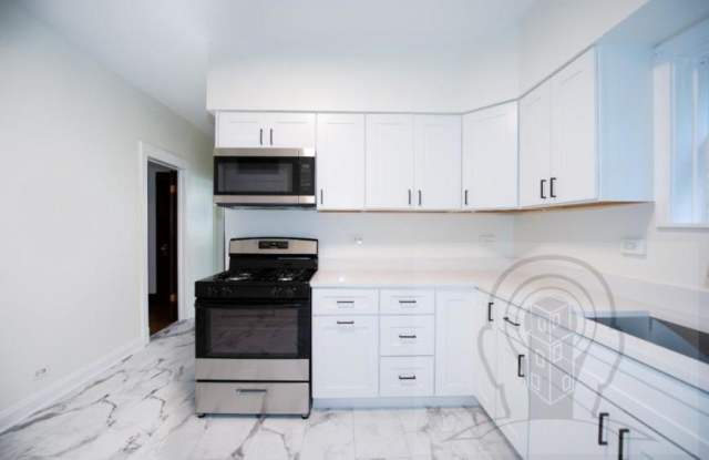 5051 W BERENICE Gallery 3