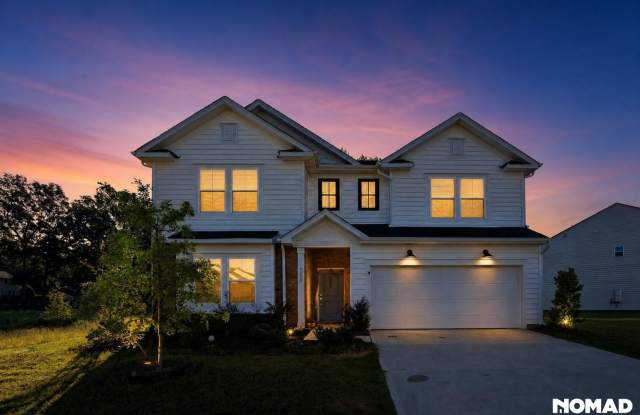 Spacious 5BR House in Charlotte Gallery 1