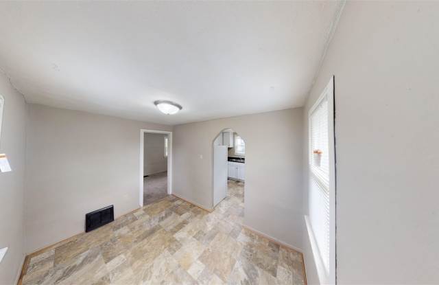 205 1/2 8th Ave SW Gallery 3