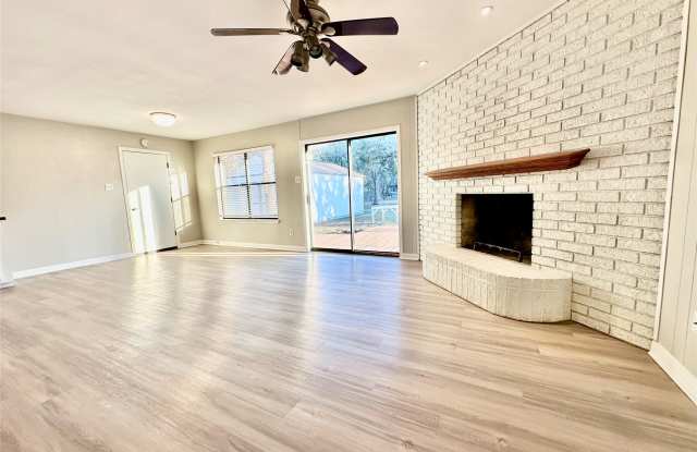 1102 Serenada Dr photos photos