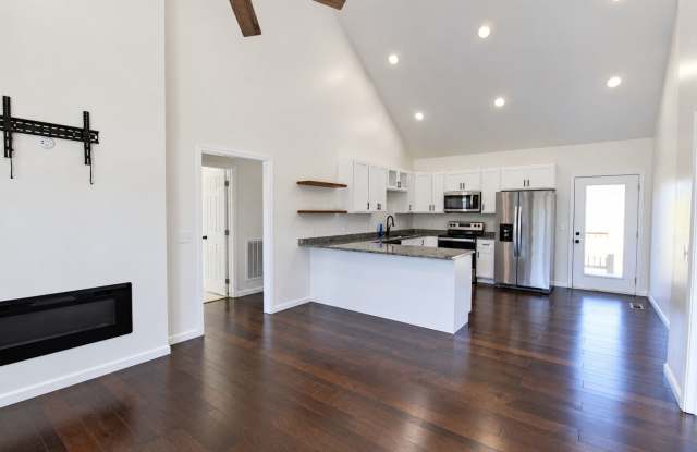 Brand-New 3-Bedroom Home with Vaulted Ceilings & a Back Deck Gallery 4
