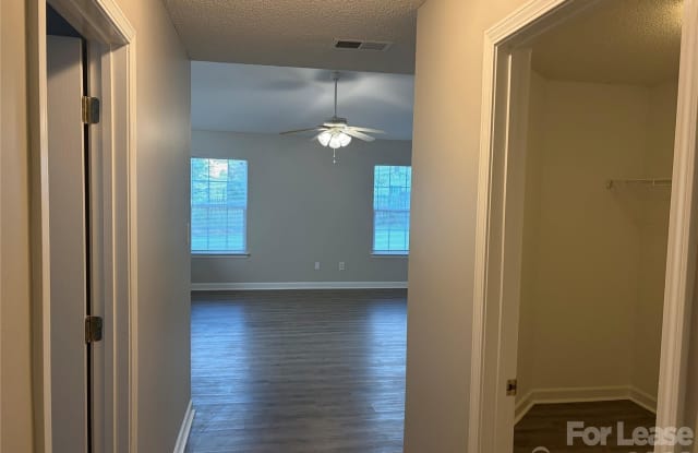4924 Aldersbrook Drive Gallery 3