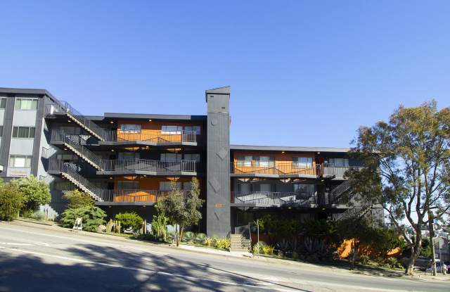 610 Clipper Gallery 1