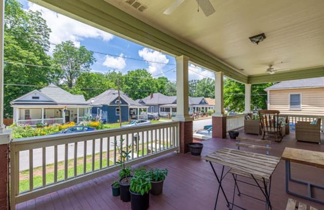 662 Grady Place SW - 662 Grady Place Southwest, Atlanta, GA 30310