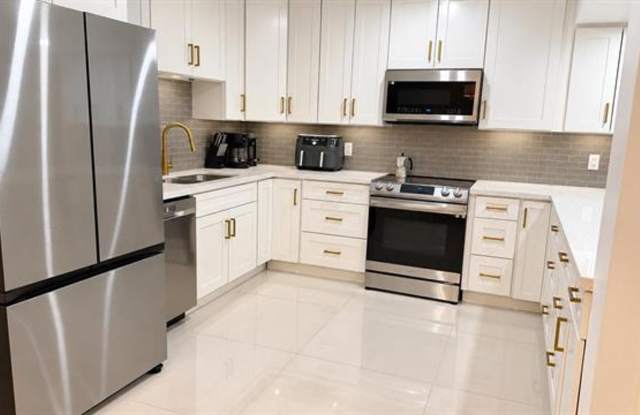 1811 N Hiatus Rd # 1811, Pembroke Pines, FL 33026 Gallery 1